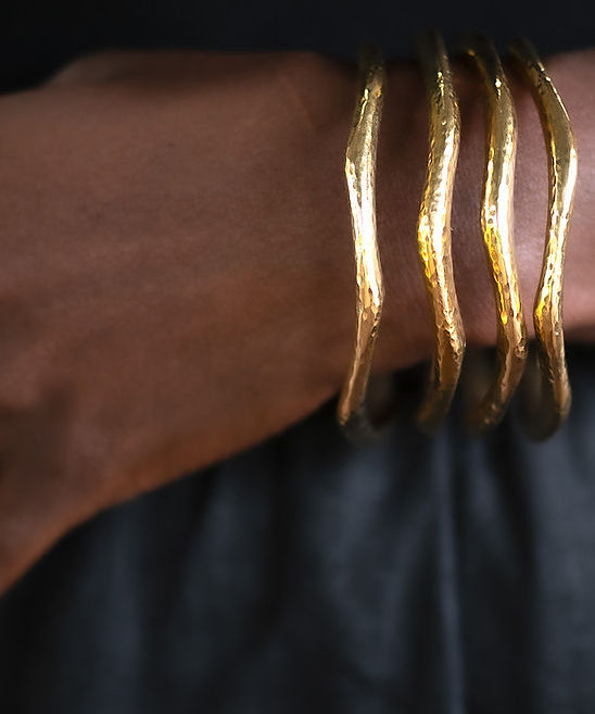 WAVY HAMMERED BANGLE